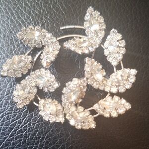Elegant Silver Crystal Leaf Brooch